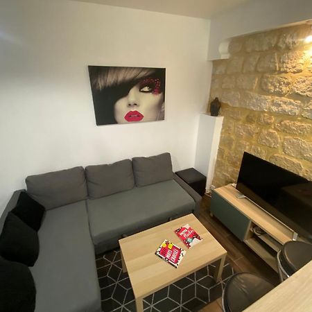 Agreable Appartement In Montmartre Paris Luaran gambar
