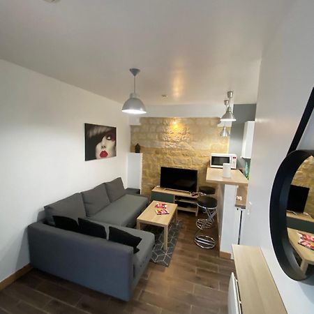 Agreable Appartement In Montmartre Paris Luaran gambar