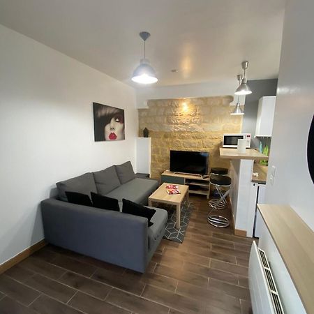 Agreable Appartement In Montmartre Paris Luaran gambar