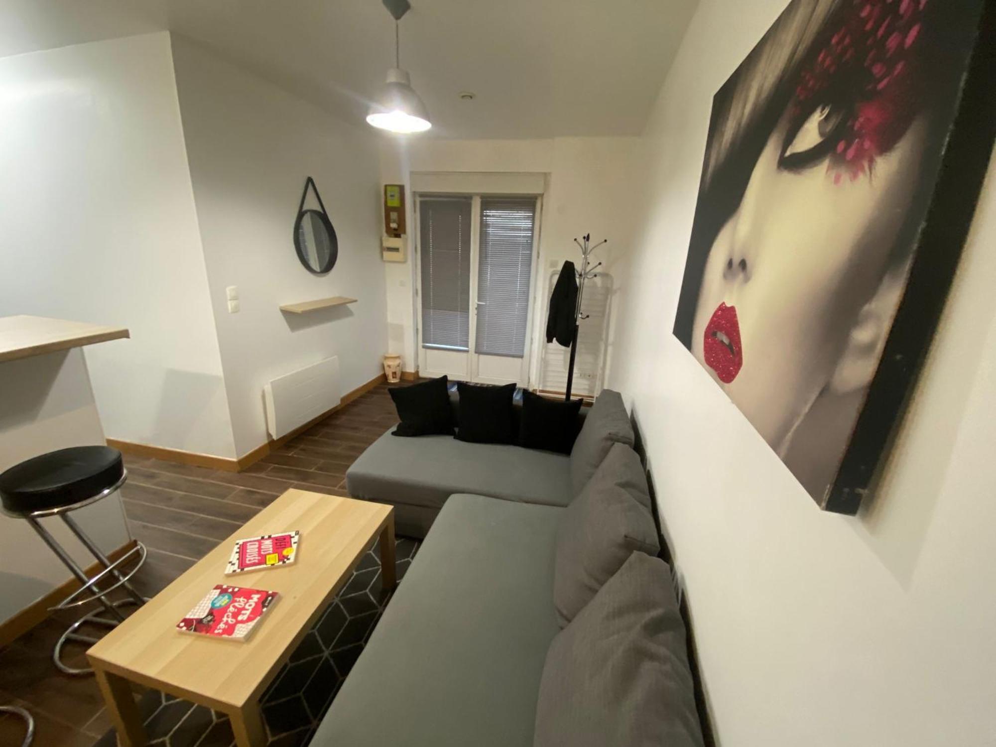 Agreable Appartement In Montmartre Paris Luaran gambar