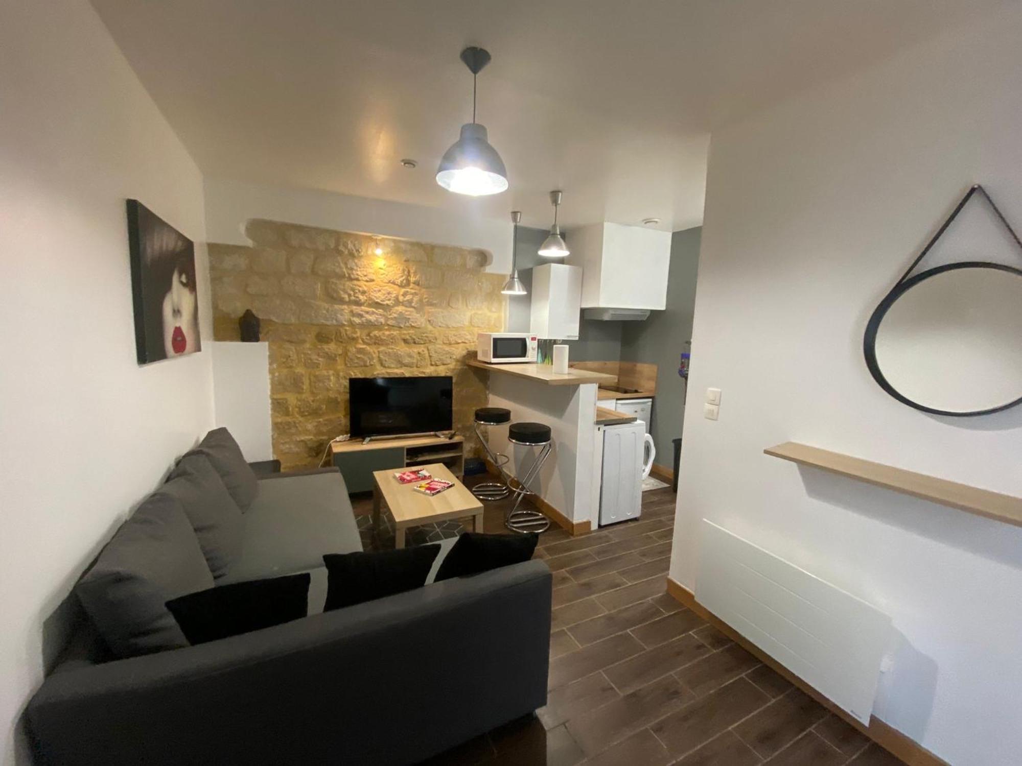 Agreable Appartement In Montmartre Paris Luaran gambar