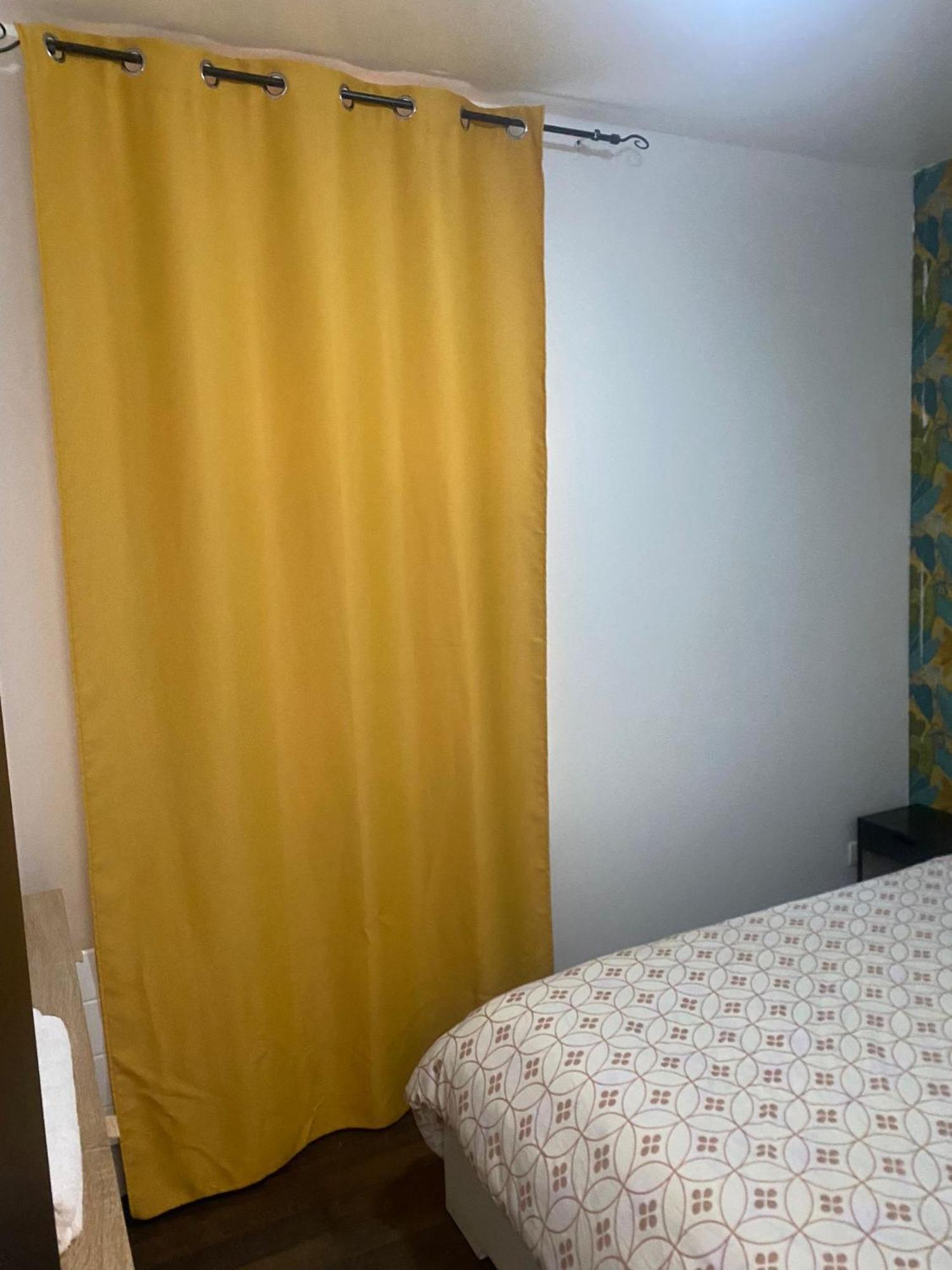 Agreable Appartement In Montmartre Paris Luaran gambar