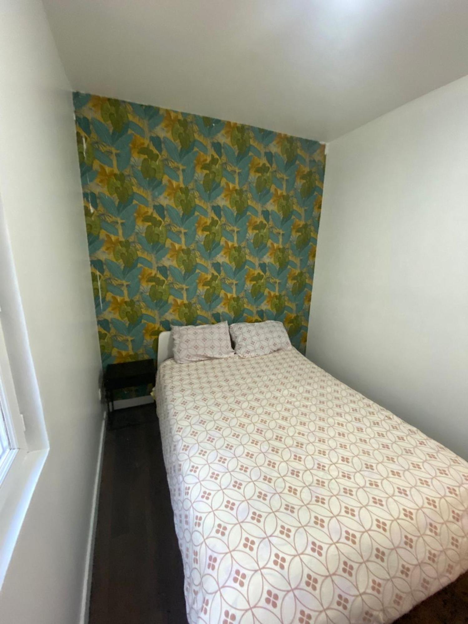 Agreable Appartement In Montmartre Paris Luaran gambar