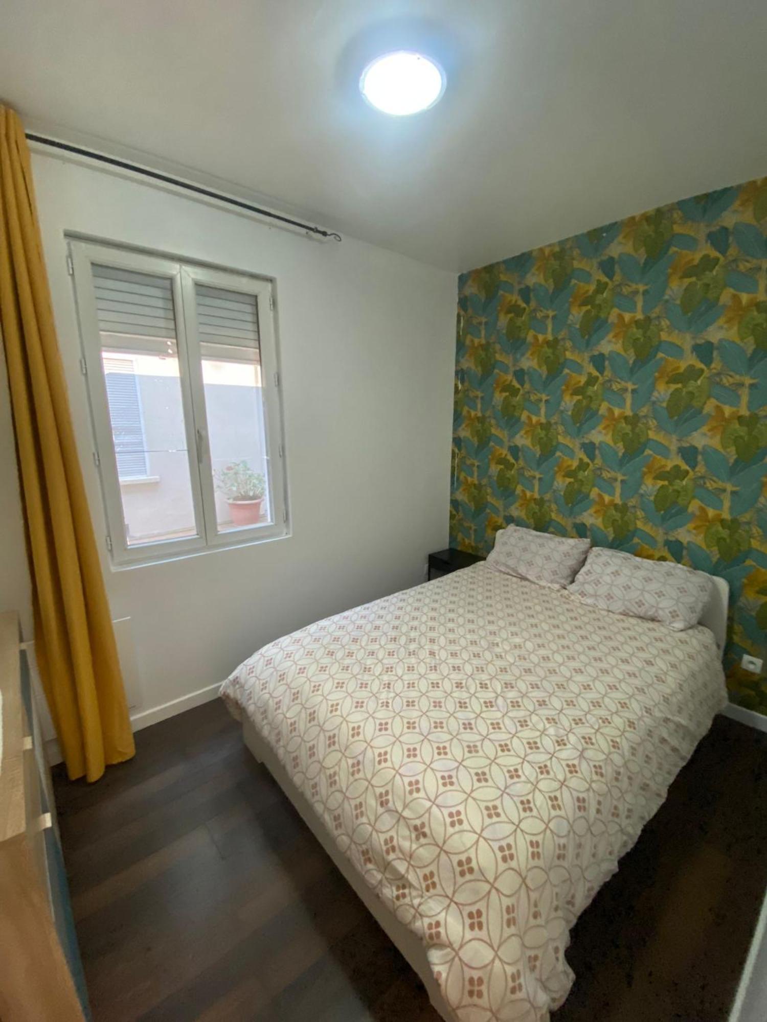 Agreable Appartement In Montmartre Paris Luaran gambar